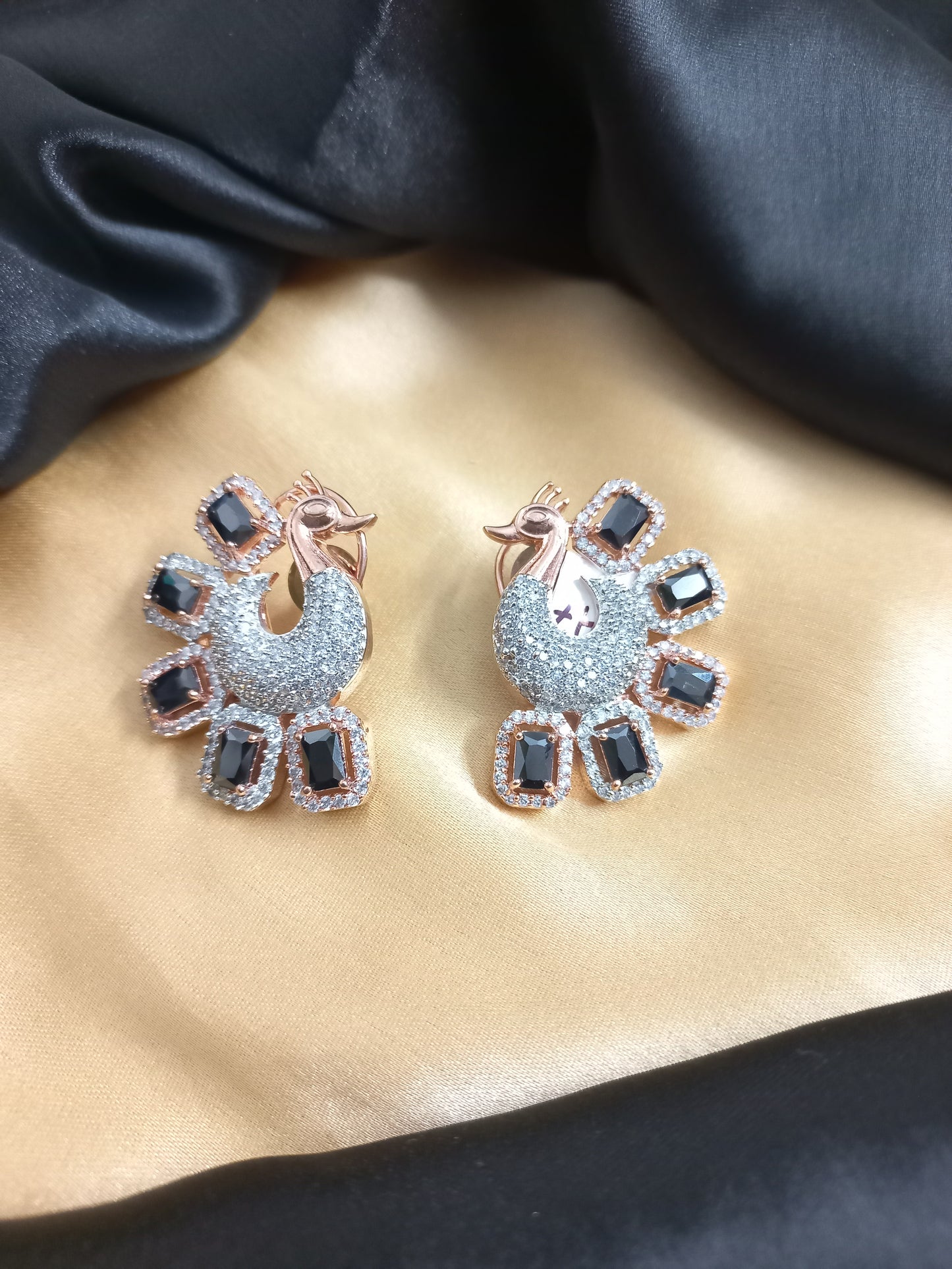 Meera AD Earring