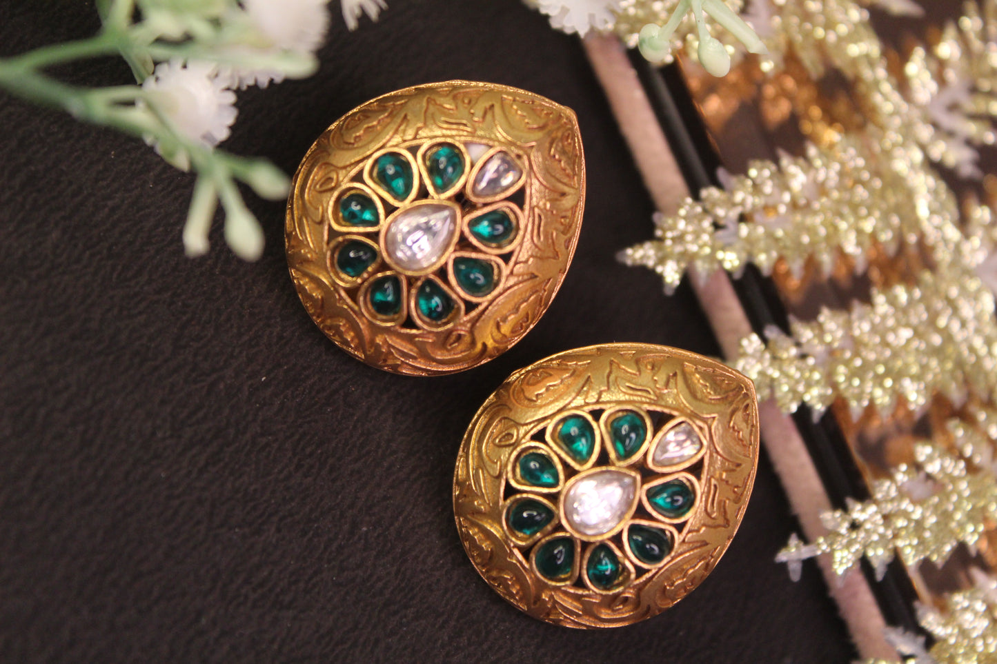 Vaani Golden Kundan Stud