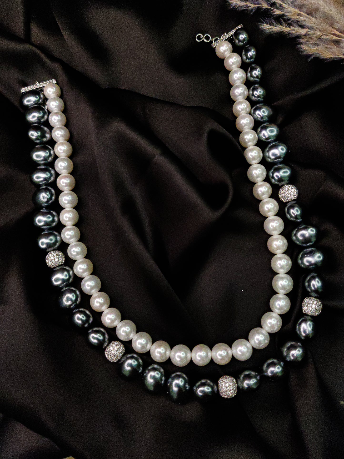 Pearl Neckpiece
