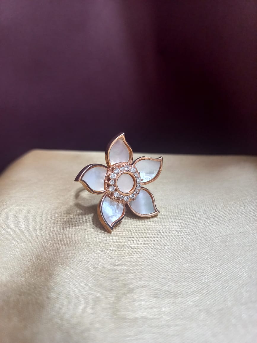 Advika Floral Design Rose Gold Ring