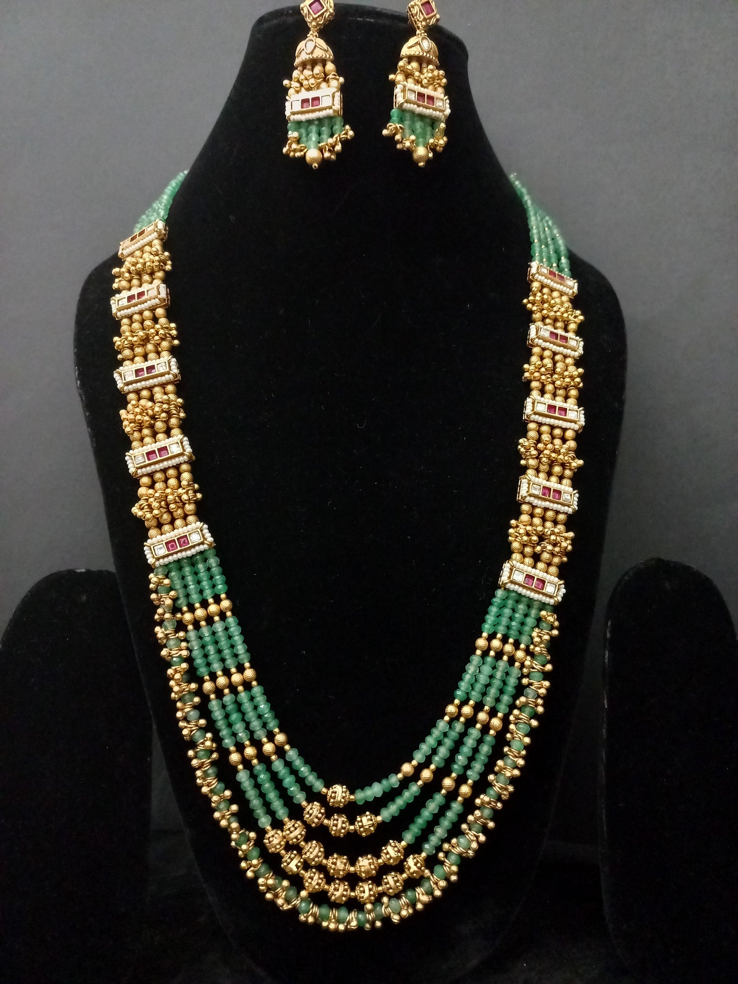 Jadau Long Neckpiece with Small Pearls