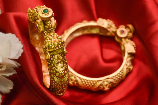 Kavya Kundan Bangles