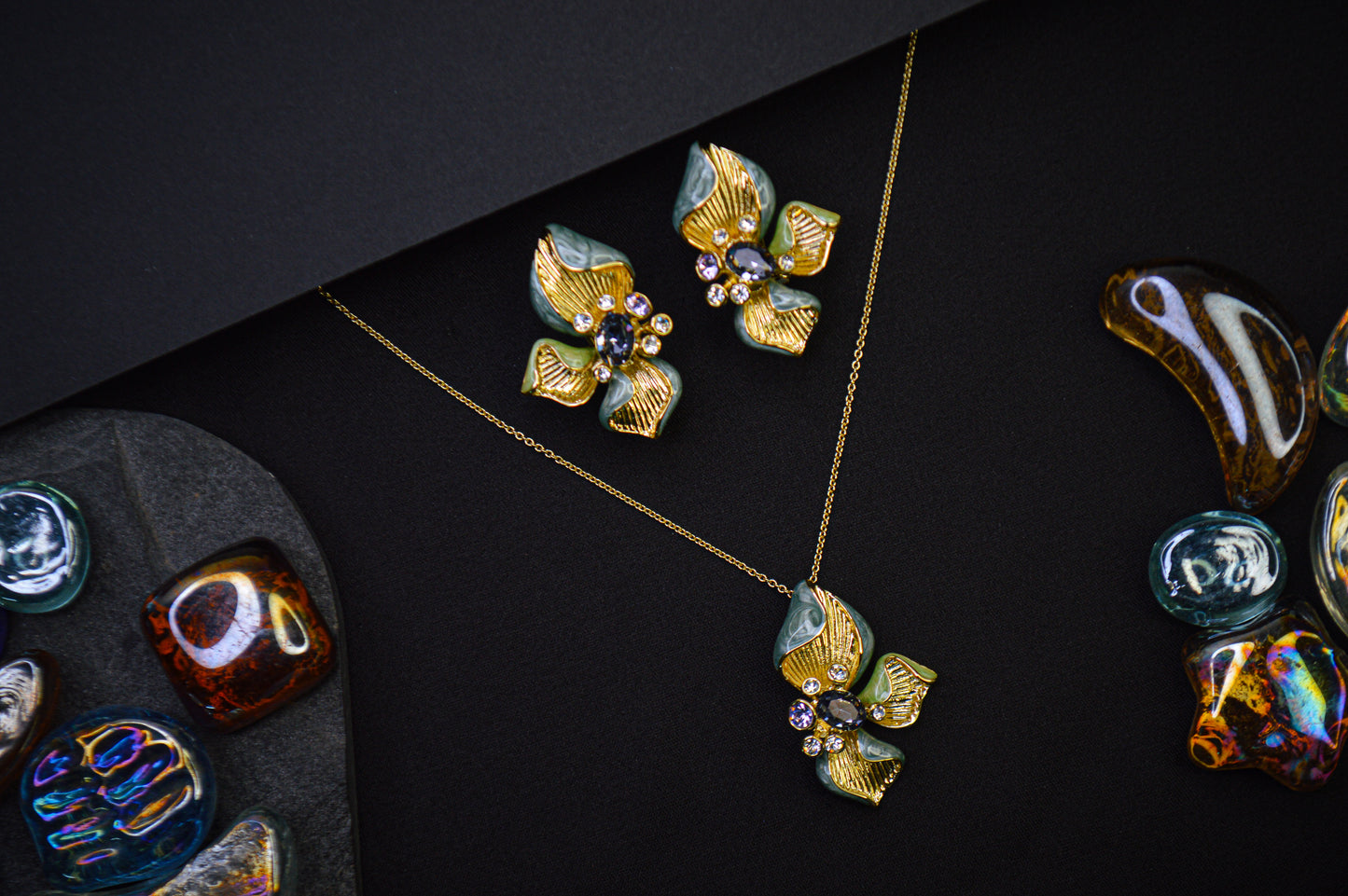 Shruti AD Pendent Set