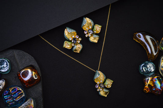 Shruti AD Pendent Set