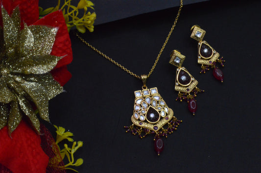 Shreya Kundan Pendent Set