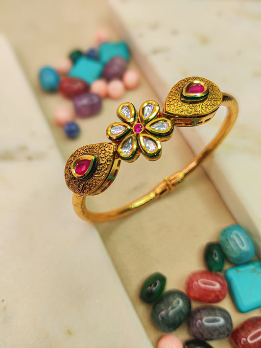Yashvi Kundan Bracelet