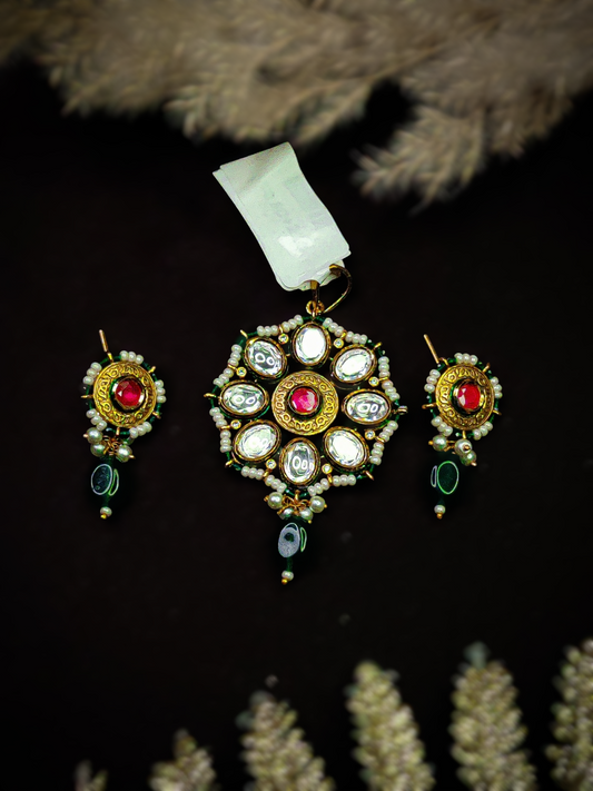 Myra Kundan Pendant Set