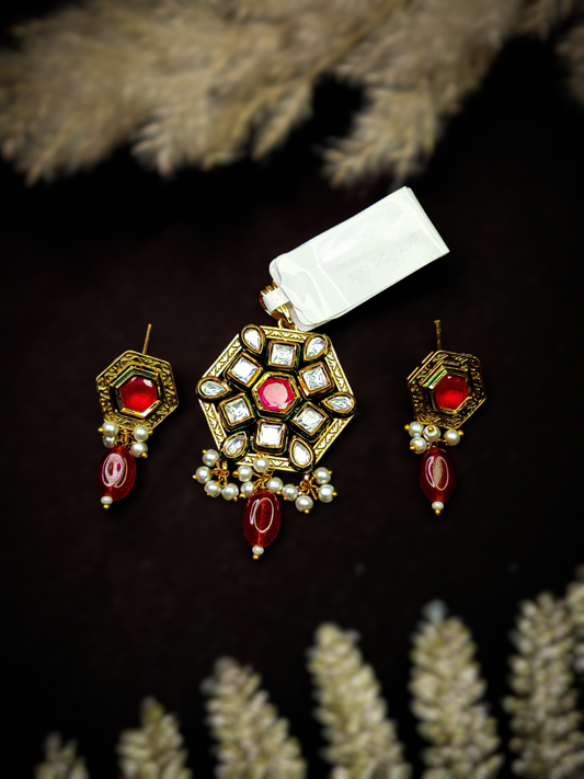 Sanya Kundan Pendent Set
